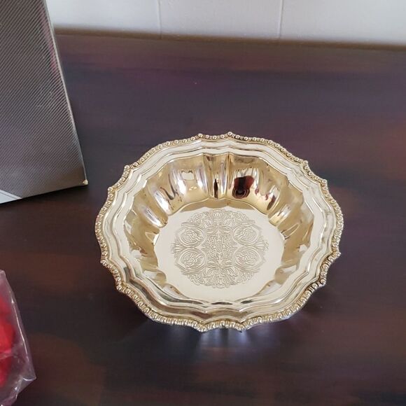 Vtg 1978 Avon Hudson Manor Collection Silverplated Dish with Ariane Satin Sachet - Picture 3 of 10